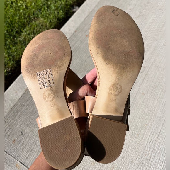 GUC Michael Kors Sandals - Picture 5 of 7